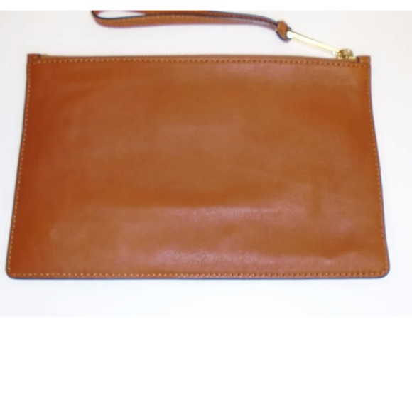 Michael Kors - Rhea studded pouch in lambskin - Picture 6 of 7